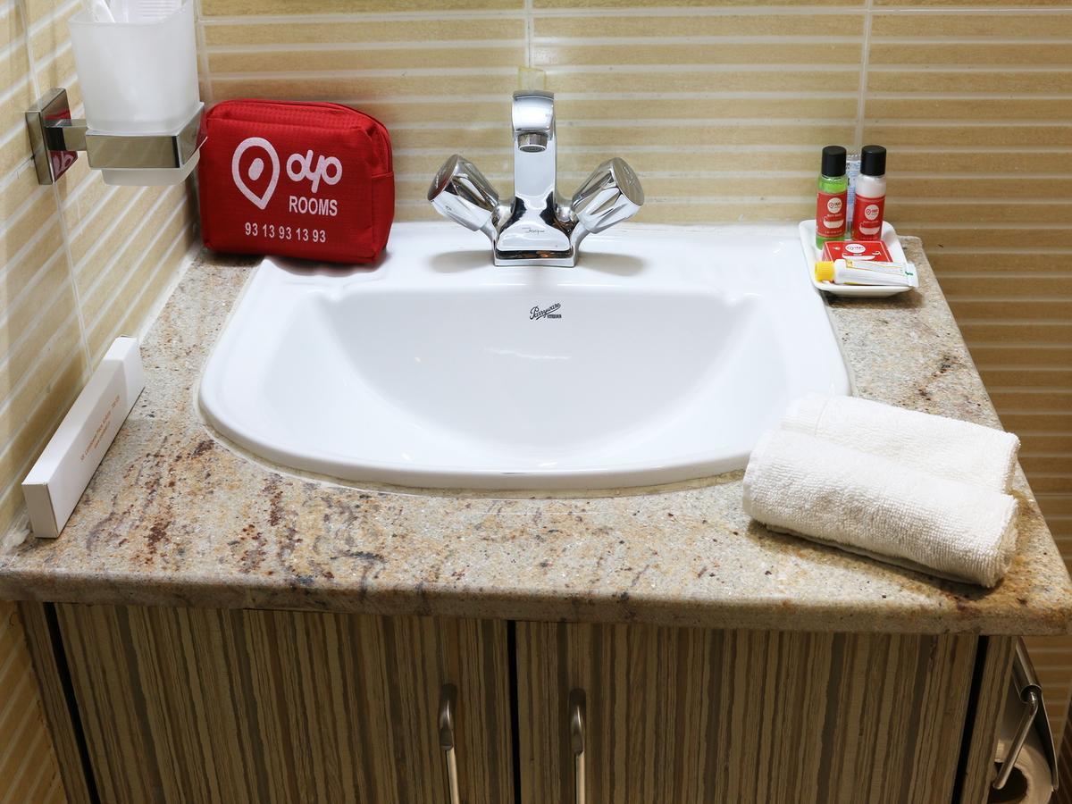 Oyo 662 Hotel Comfotel コルカタ エクステリア 写真